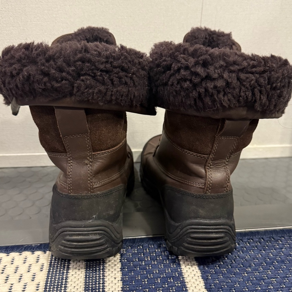 UGG ADIRONDACK 7.5 Women's Outdoor Waterproof Brown Leather Suede Boot Winter - Picture 7 of 16